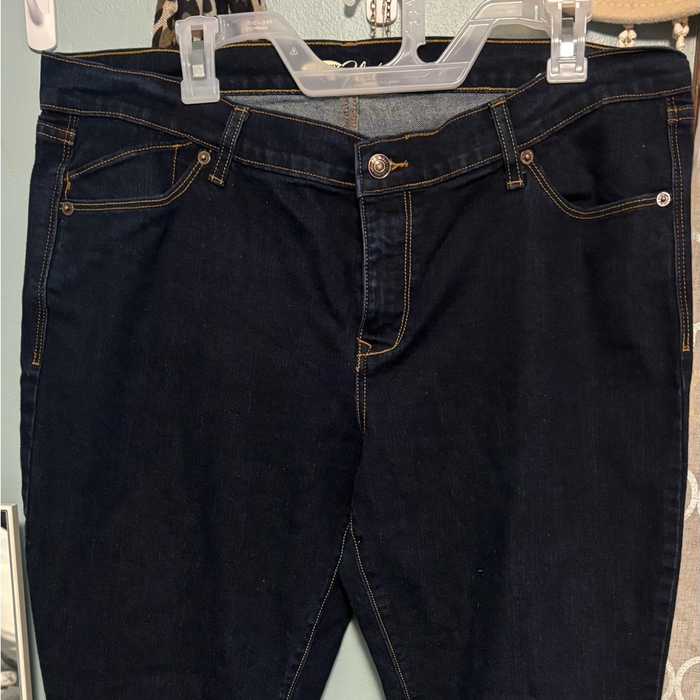 Old Navy Flirt Skinny Jeans